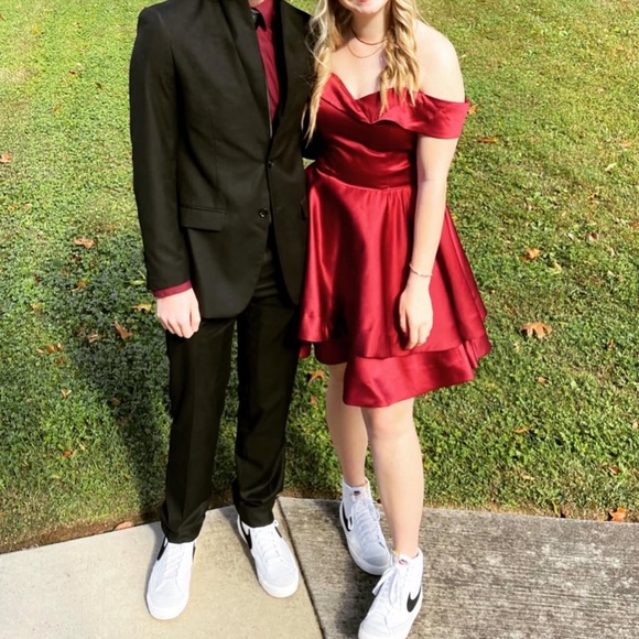 Maroon cocktail dress-Satin - Picture 4 of 4